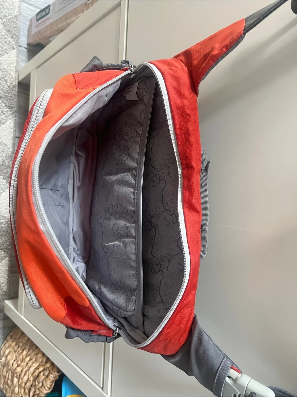 Pacsafe compact sling
